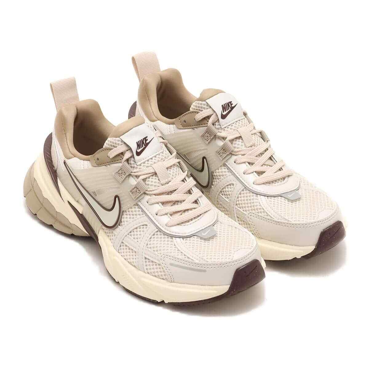 FD0736-103 Nike V2K Run Light All Wood Brown Khaki Earth Light Bone (Women s) 10.5W