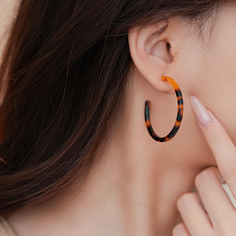 Retro Hong Kong Style Acetic Acid C-shaped Earrings Stud Earrings Temperament Earrings Simple Earrings Women