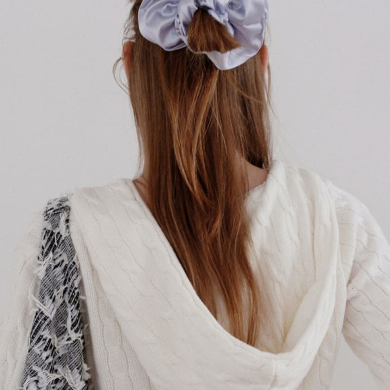 voor Pearl Satin Scrunchie_Large_Silver Blue