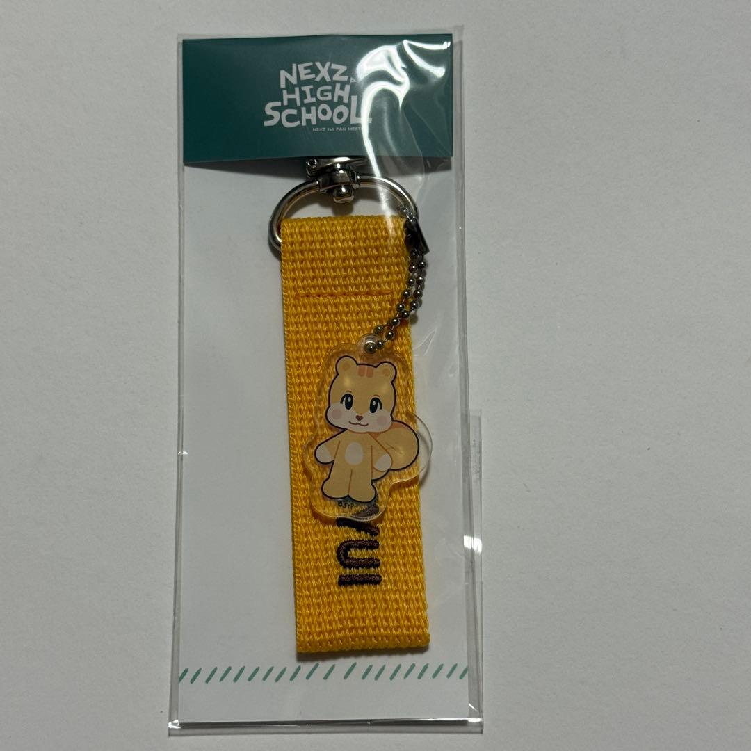 

[USED] NEXZ Huey Key Ring Korean Fan Meeting