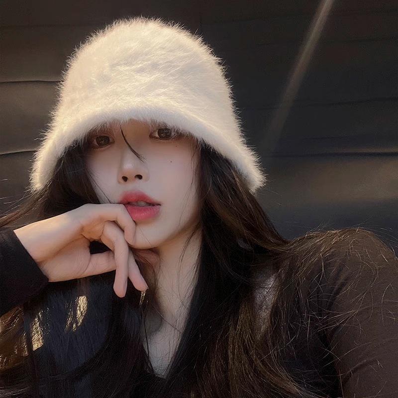 Autumn Winter Unisex Knitted Beanie Hat with Letter Embroidery Warm Casual Streetwear Knit Hat Monogram-embroidered Wool Beanie