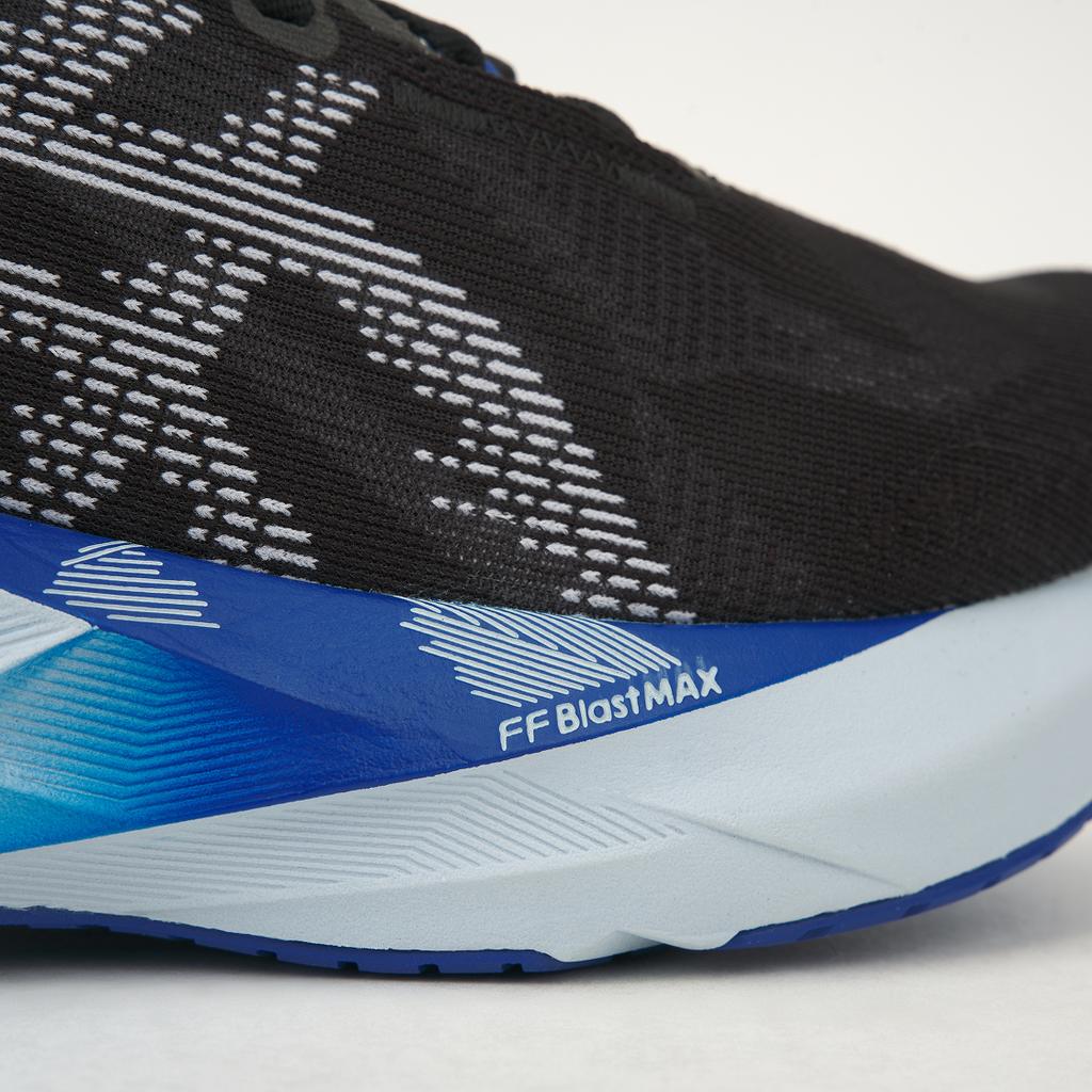 Asics Pantofi sport pentru bărbați Novablast 5 Negru Alb 1011B974-001