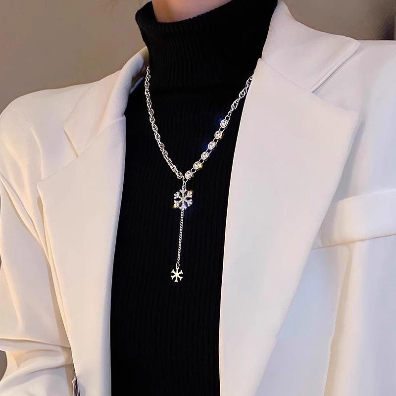 Silver Double Cross Pendant Necklace Female Spice Girl Light Luxury Niche Design Sweet Cool Collarbone Chain Premium Neck Chain Accessories