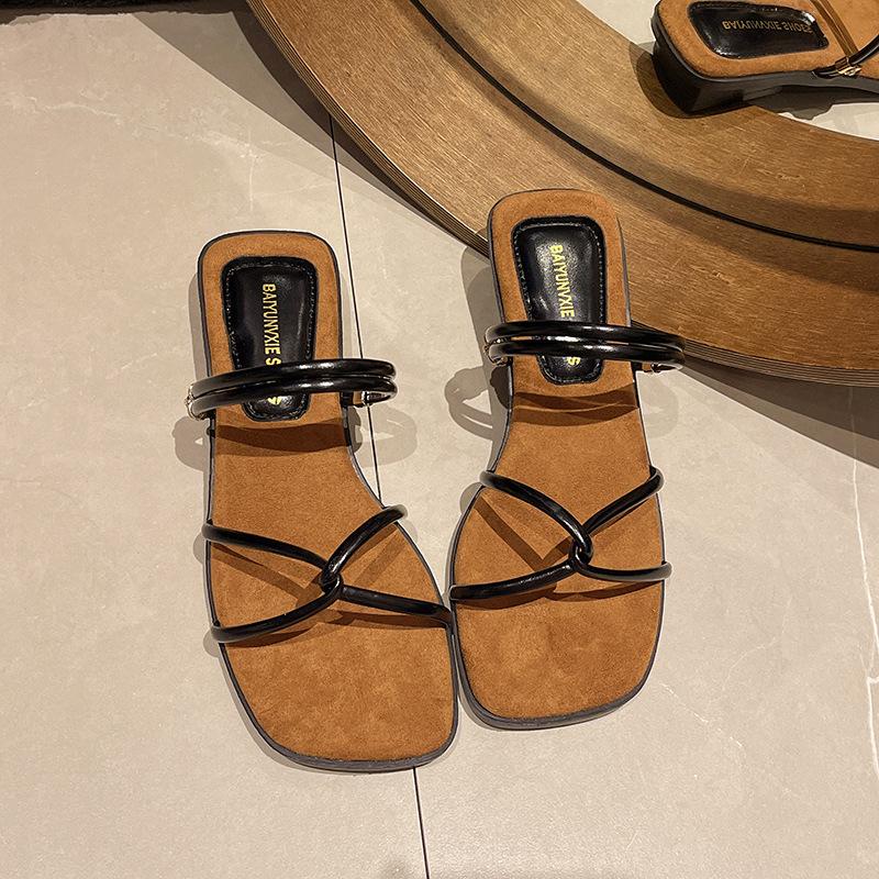 

Fashion cool slippers women s summer wear new high-end beautiful thick-heeled slippers 40 чорний