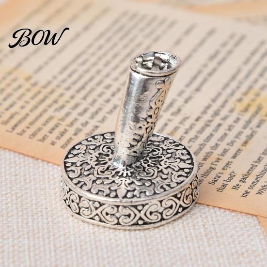 Pen Holder for Desk Vintage Round Holder, Durable Metal Exquisite Carved Desktop Ornament, Office Stationery Dip Pens And Quill Supply, Calligraphy