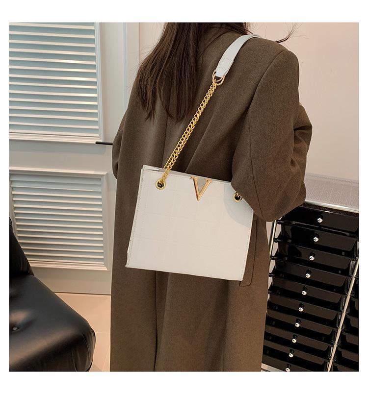 2023 Retro Casual Winter Tote: Large Capacity Solid Color Diamond Lattice Underarm Bag