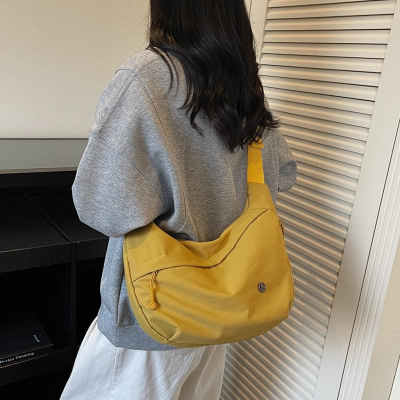 Fall 2025 New Canvas Large-capacity Shoulder Bag Dumpling Bag Casual Commuting Simple Fashion Lightweight Crossbody Bag