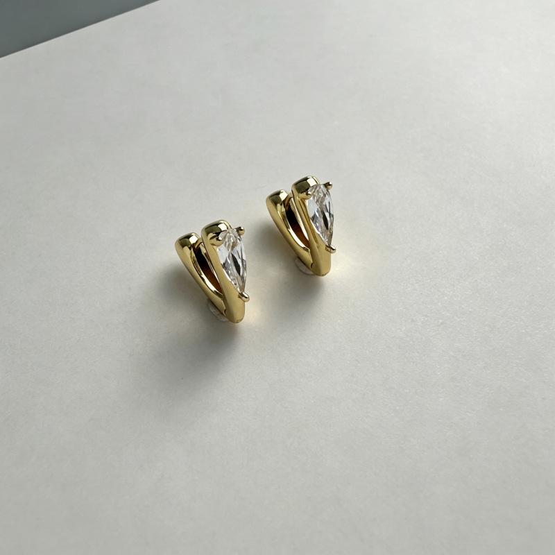 Minimalist Geometric Heart Water Drop Zirconia Earring Hoops - Fashionable, Versatile, Small, and Exquisite