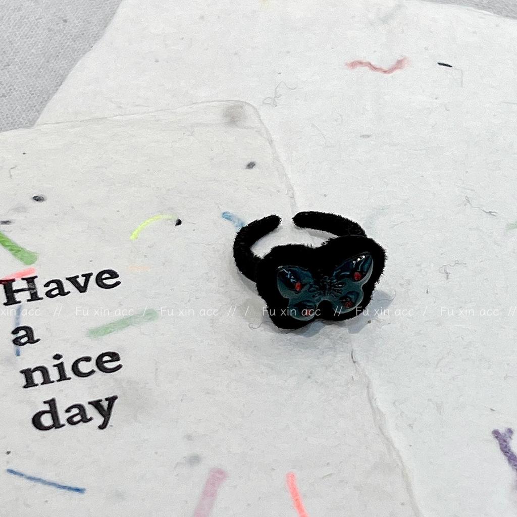 "Butterfly Resin Flocking Open Ring: Autumn/Winter Fashion with Cute, Simple, and Unique Design"