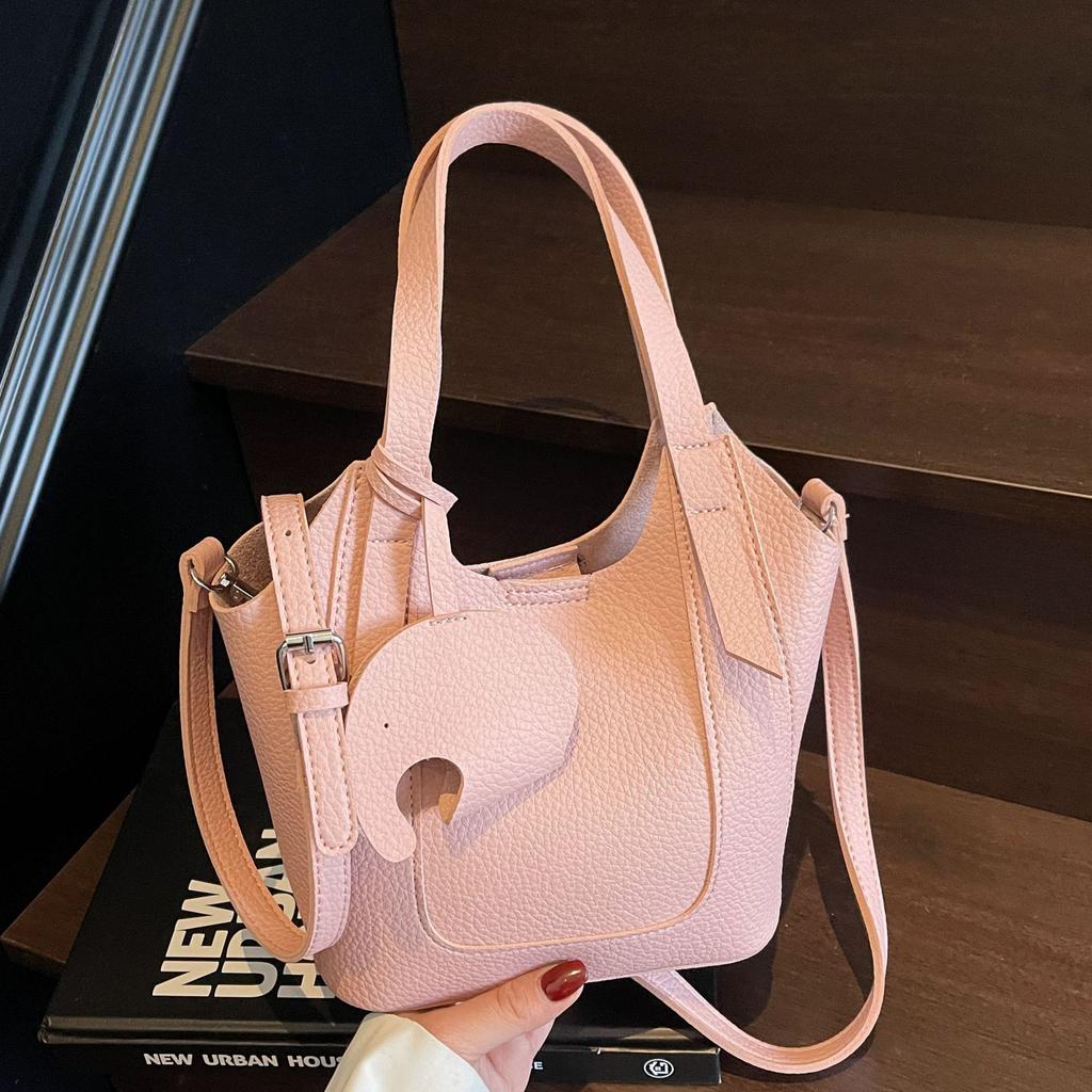 Premium foreign style portable bucket bag women's 2025 new fashion versatile shoulder bag simple commuter messenger bag
