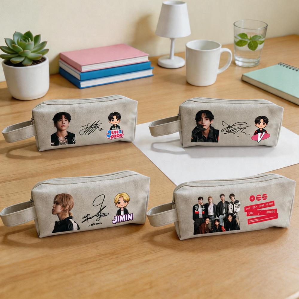 8-teiliges Kpop BTS Mitglied Leinwand Federmäppchen Niedliche Chibi Figur Echtes Foto Unterschrift Kosmetiktasche Multifunktionale Organizer Tasche mit Griff, Army Merch