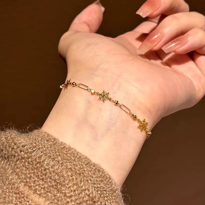 Xiaohongshu Snowflake Bracelet: Chic Korean Style Gift for Girlfriend
