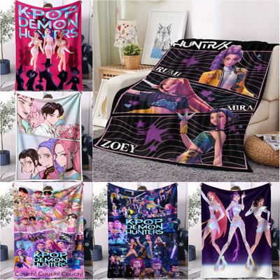 K-Pop Łowcy Demonów Prezenty dla Fanów Koc Anime Flanelowy Koc Piknikowy Odpowiedni do Domu Wypoczynku Kempingu Podróży Wielofunkcyjny Koc