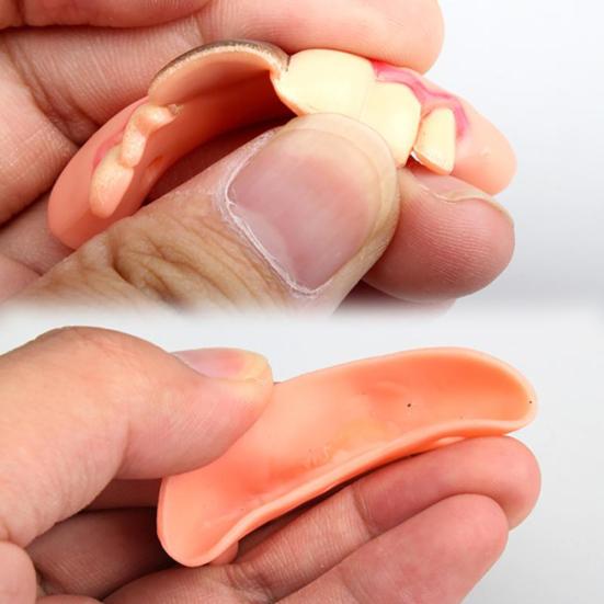 4Pcs/Set Halloween Fake Teeth Buckteeth Braces Cosplay Party Prank Trick Toy