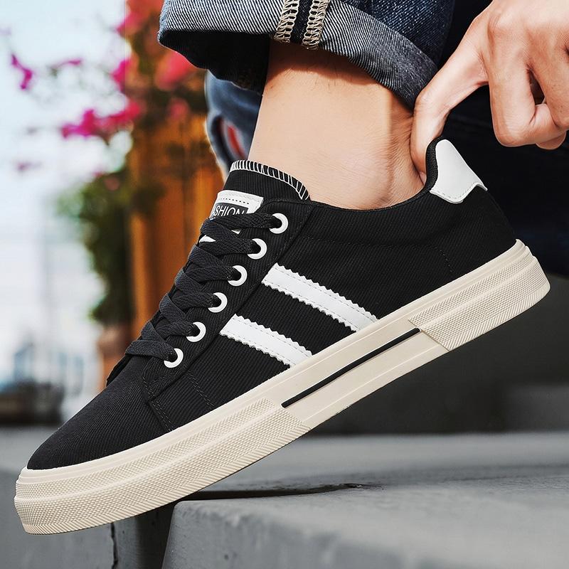 New Men's Classic Four Seasons Fashion Low Top Skateboarding Shoes Comfortable Soft Sole Sneakers