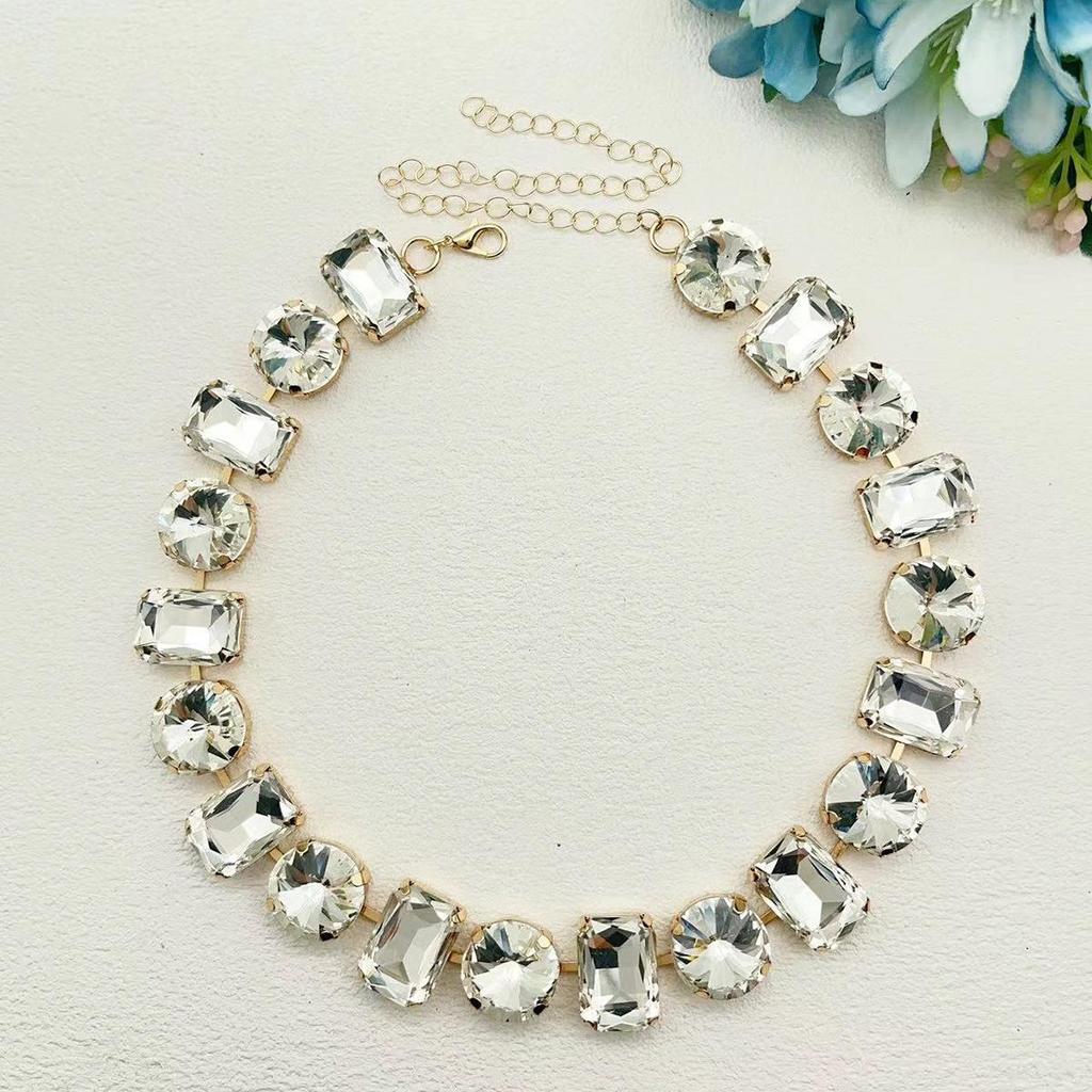 Halskette aus unregelmäßigen Kristall-Edelsteinen in gemischten Farben - Bestseller Rechteckiger & Runder Choker