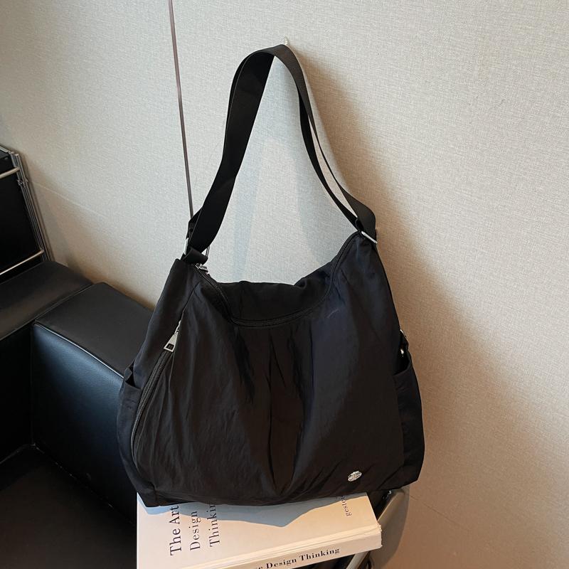 Minimalist and simple large capacity crossbody bag for women, 2026 new model, pure color, small crossbody bag, single shoulder s