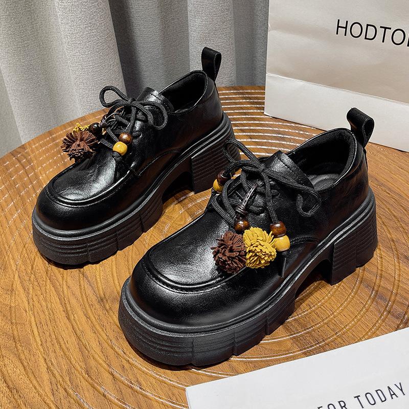 

Женские лоферы на платформе 2025 новая осенняя обувь универсальные черные туфли на мягкой подошве, не вызывающие усталости, британские маленькие кожаные туфли 40