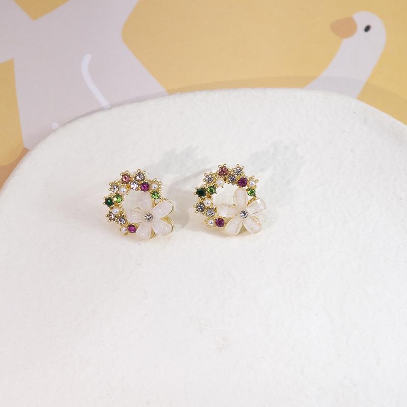 Summer Fresh Flower Rhinestone Stud Earrings: Cute, Exquisite, Versatile Diamond Wreath Design