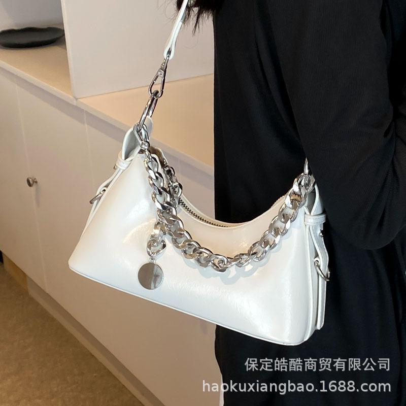 Niche Baguette Underarm Bag Women's 2025 New High-end Chain Handbag Versatile Single Shoulder Crossbody Dumpling Bag