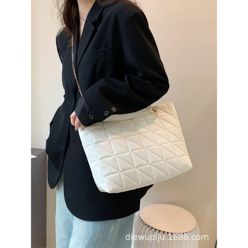 Casual and Simple Diamond-shaped Chain Tote Single-shoulder Women's Bag Fashionable Chain Handbag