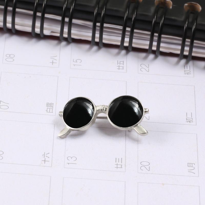 Oldschool Vintage Sunglasses Brooches Trinkets Unisex Enamel Pins Cartoon Small Glasses Badge Suit Shirt Metal Jewelry Drop Oil