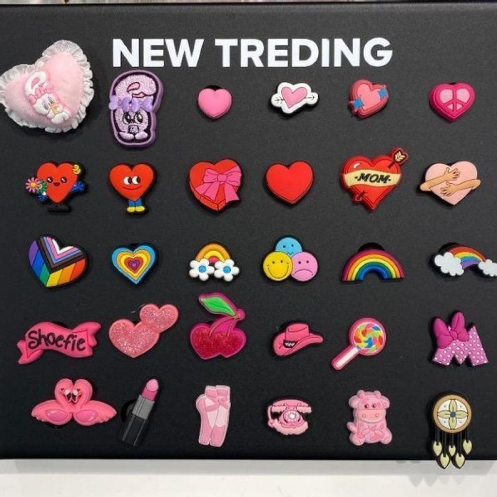 

Crocs Mini Pink Heart Jibbitz Shoe Decoration Hc02 Basic/Esther Bunny Heart Doll