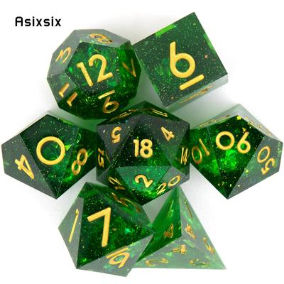 7 Stück grüne, goldene Zahlen, scharfkantige Harzwürfel, polyedrische Würfel, geeignet für Rollenspiele, RPG-Brettspiele