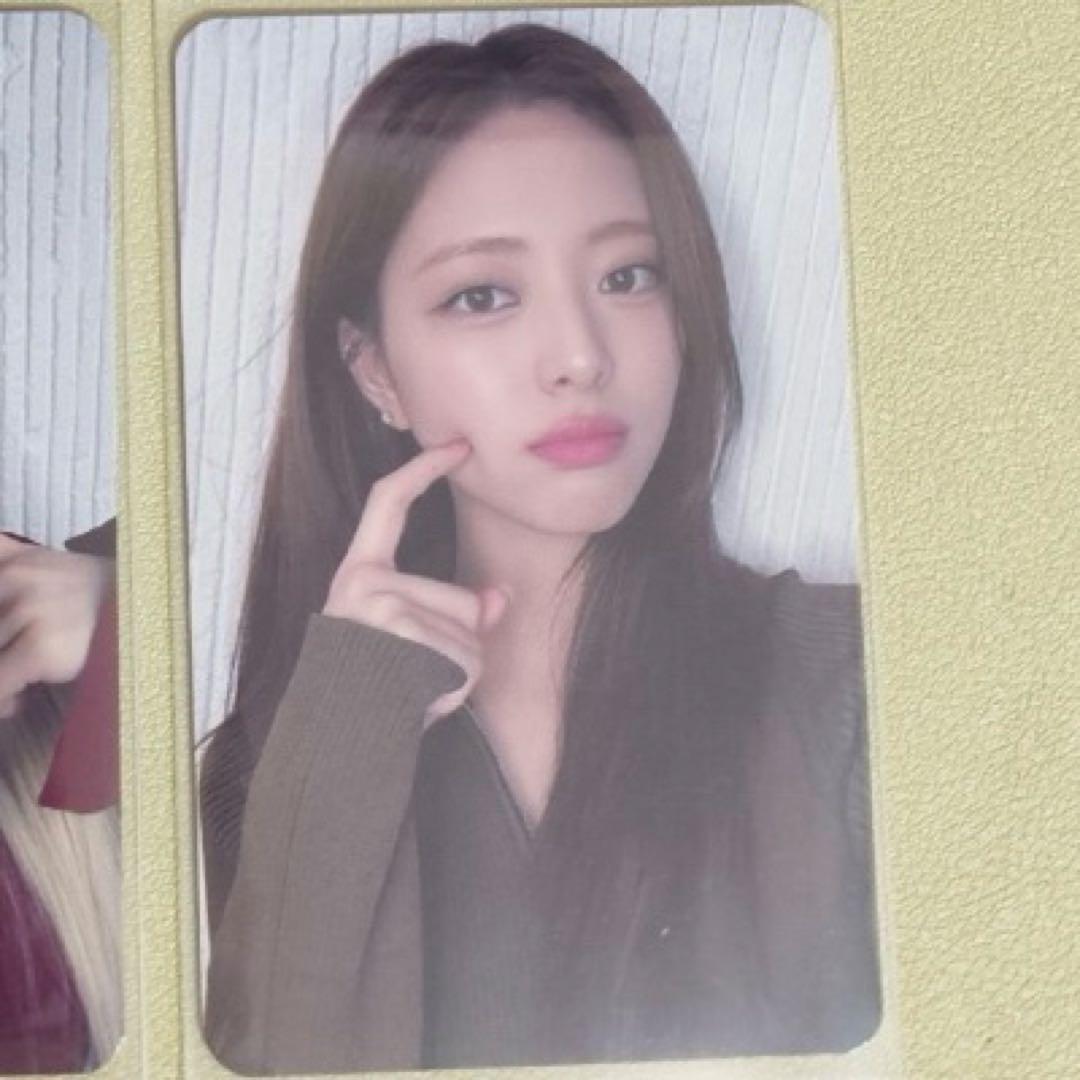 

[USED] ITZY Yuna GOLD BDM Limited Pre-order Bonus Trading Card