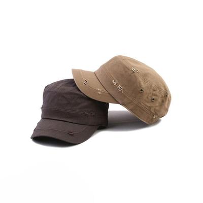 Oversized vintage militaire pet met korte rand, waspet met reliëf