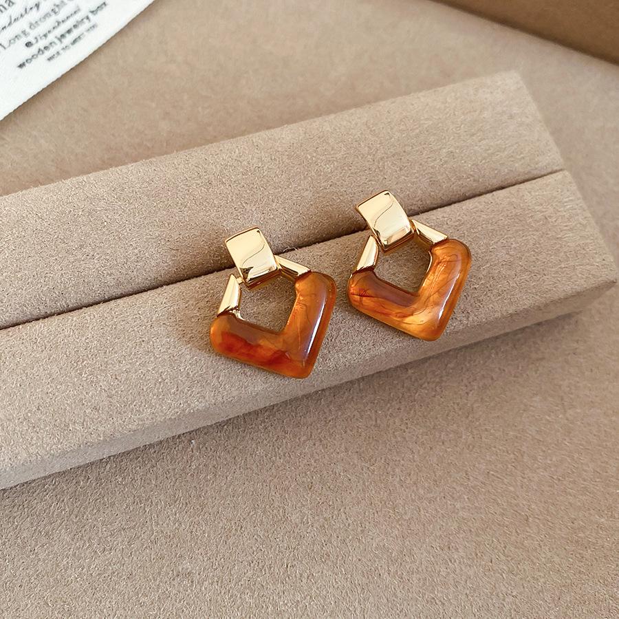 Серьги-подвески с ромбами из смолы с гальваническим покрытием из настоящего золота, ретро-серьги с темпераментом Maillard, легкие люксовые нишевые серьги