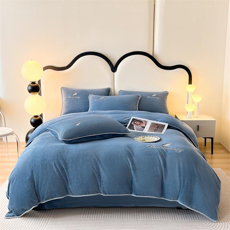 Class A Winter Double-Sided Velvet Coral Fleece Quilt Cover and Bed Sheet Set (4-Piece)
