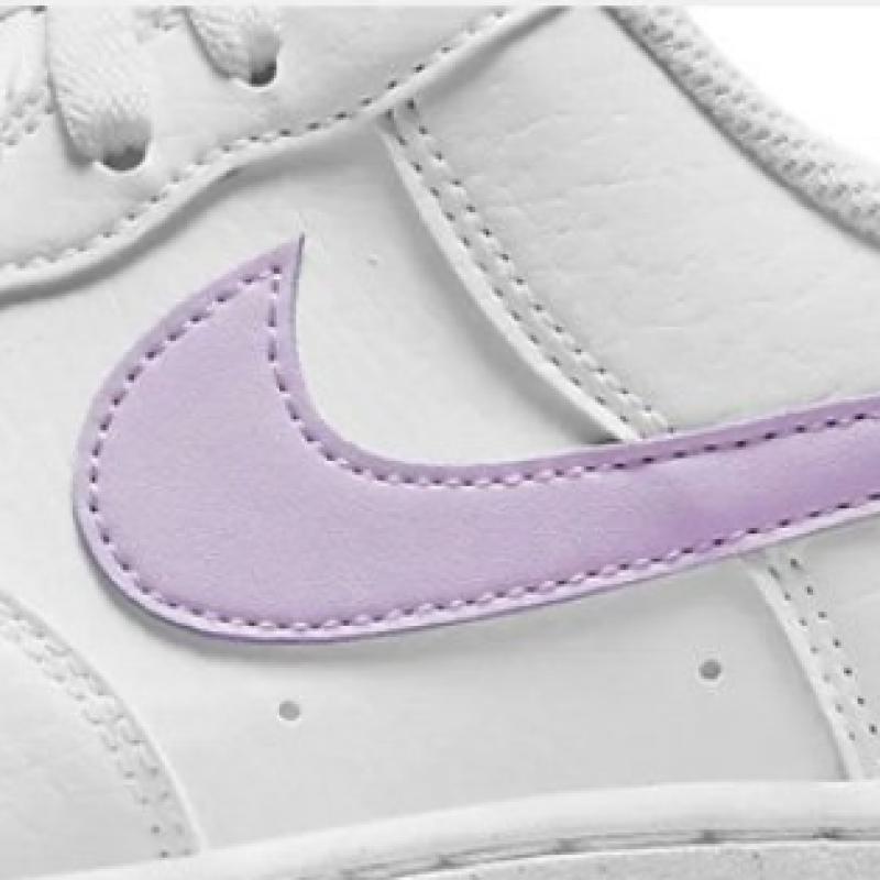 Nike Pantofi sport de damă Air Force 1 '07 Next Nature DN1430 105