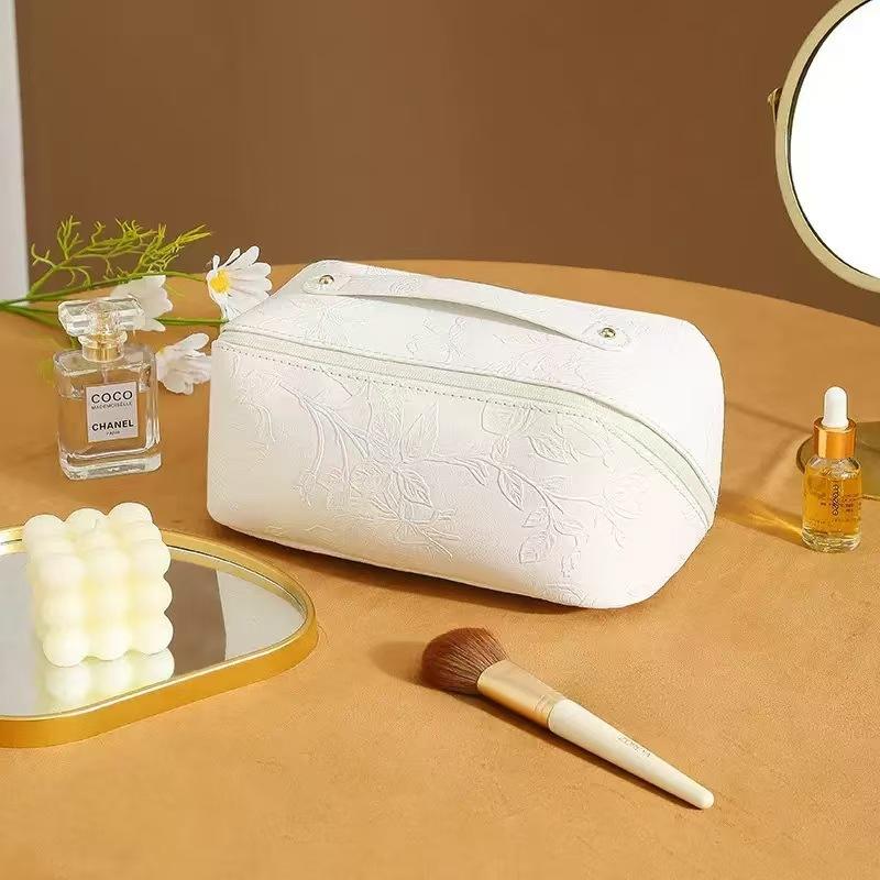 Women Vintage Flower Cosmetic Bag Fashion Portable Waterproof Makeup Orgainzer Pouch Washbag Large Capacity Travel Zipper Bags