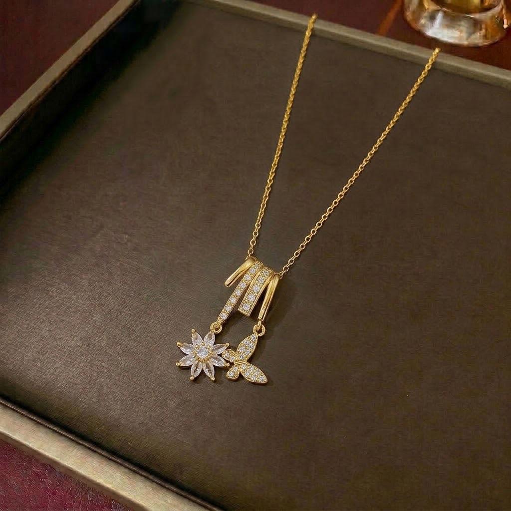 Women's Korean Pearl Flower Zircon Pendant Clavicle Necklace