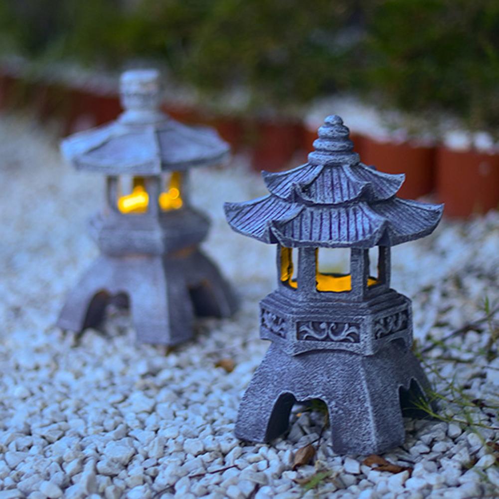 Solar Powered Outdoor For Garden Lantern in Pagoda Style Made with Weatherproof Polyresin for Yard and For Garden Decoration