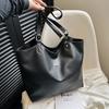 Chic Pu Leather Tote Bag For Women Stylish And Versatile Everyday Handbag With Phone Pocket