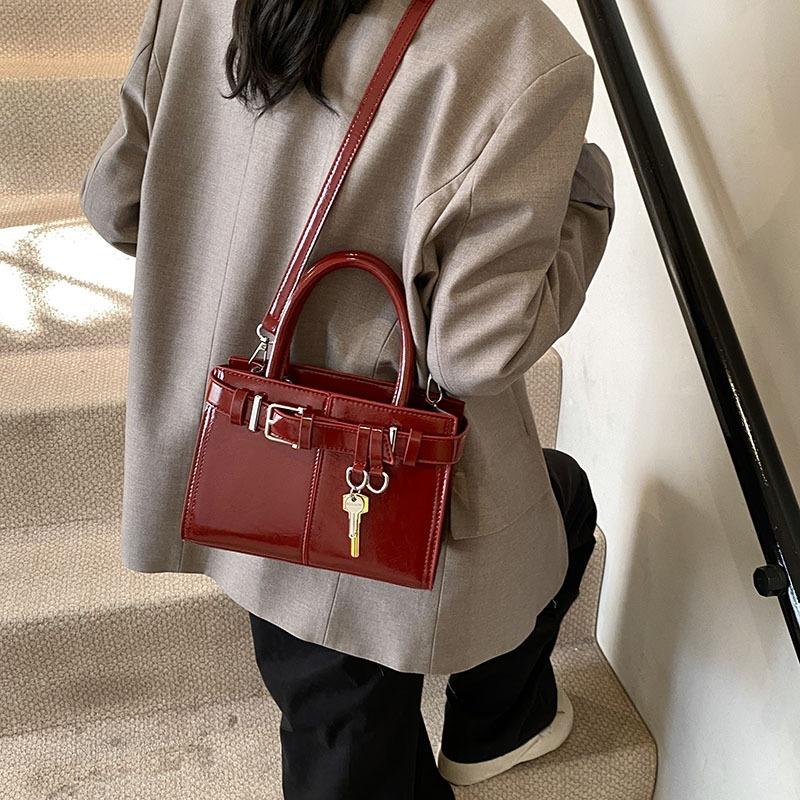 Retro Small Bag Women's Versatile New Niche Design Shoulder Messenger Bag Portable Small Square Bag