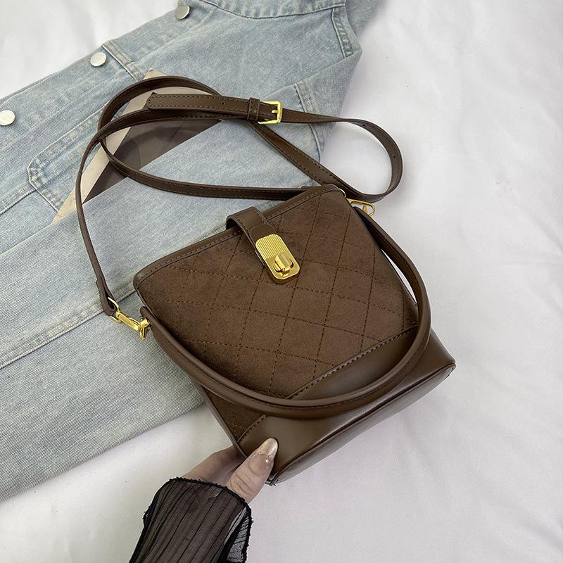 Popular Small Bag Women's Autumn and Winter New Matte Retro Messenger Bag Portable Bucket Bag