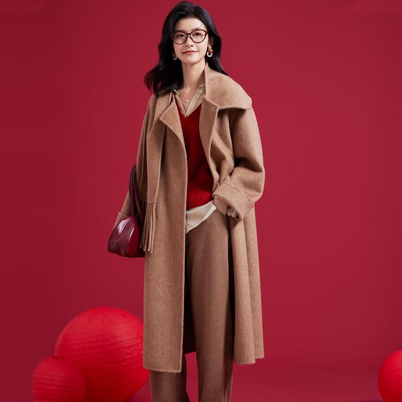 

Женское шерстяное пальто средней длины цвета кэмел со съемным шарфом L