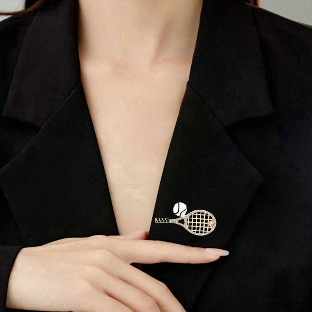 Zirkon Emaliowany Metalowy Spinacz do Ubrań Cyrkon Złota Broszka Osobowość Broszka z Rakietą Tenisową Dziewczyny