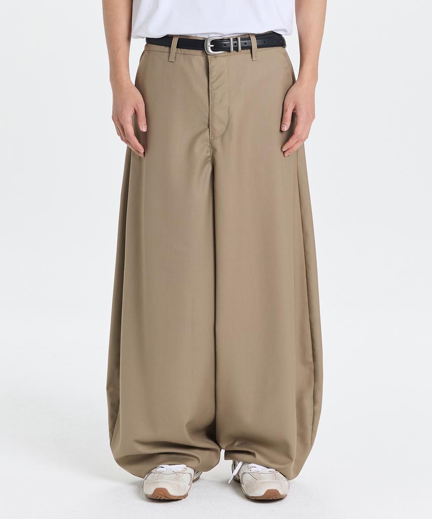 Gicheol Minimal Balloon Slacks (Beige)