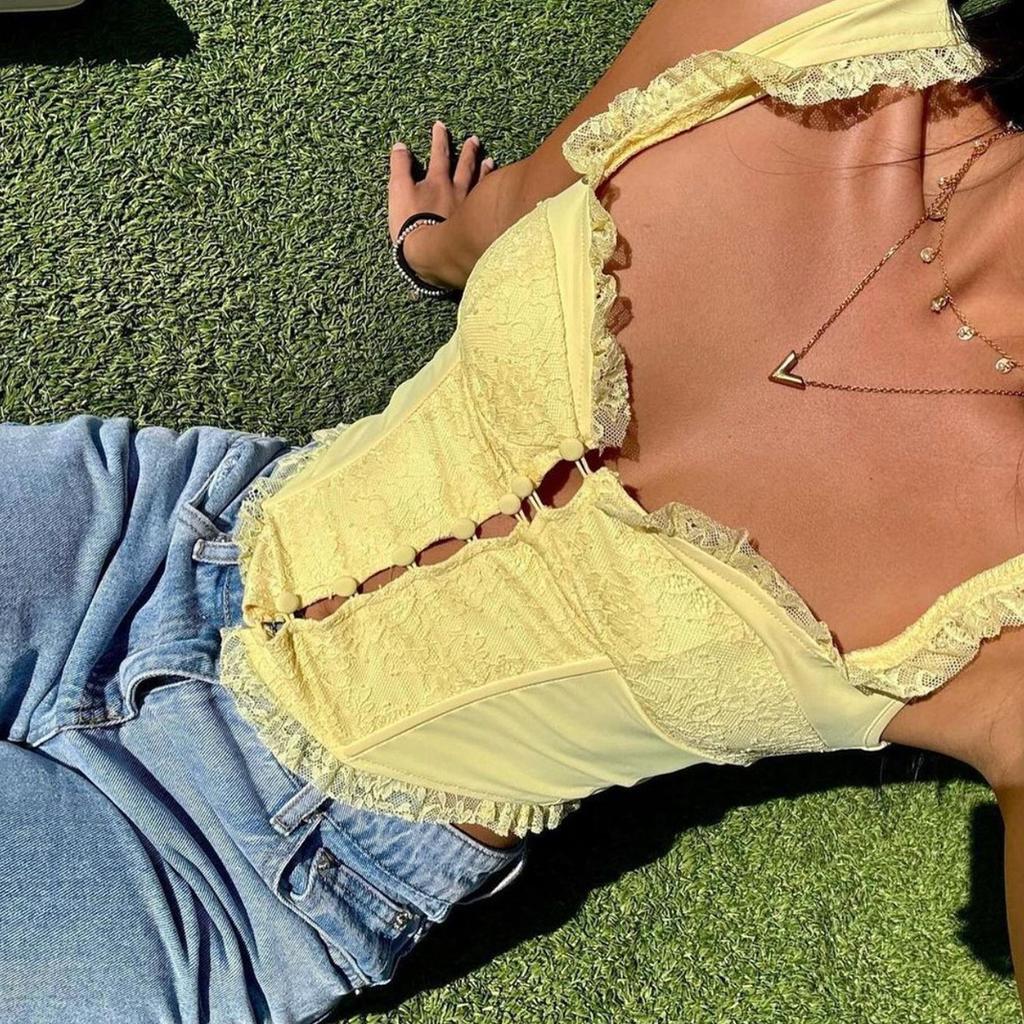 Corsetti, abbigliamento da donna alla moda ed elegante