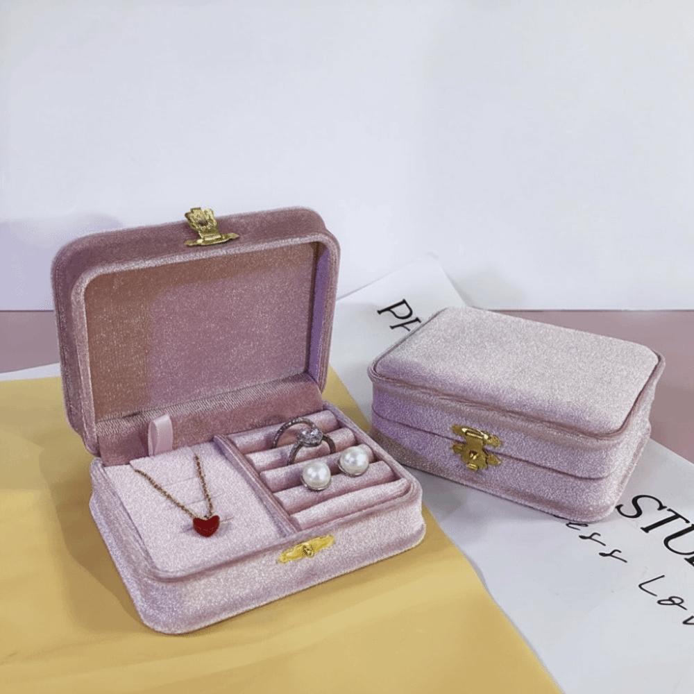 Velvet Flocking Jewelry Storage Case Elegant Sturdy Buckle Jewellery Organizer Portable Compact Necklace Storage Box розовый