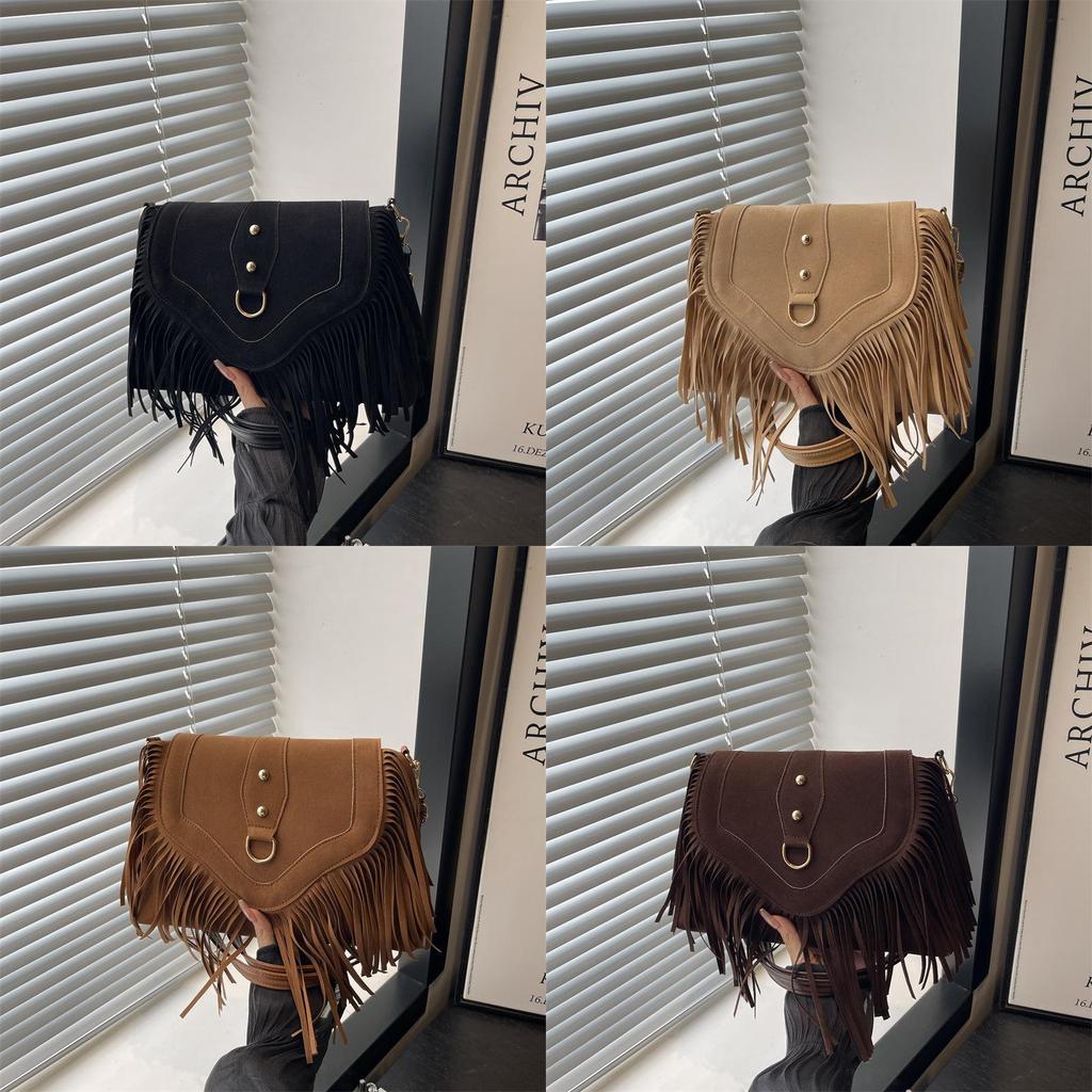 Fashion Leather Shoulder Bag With Seamed Details For Autumn Winter Outfits