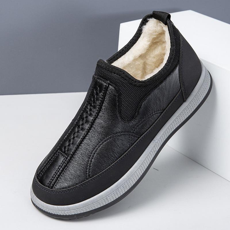 Neue Winter Herren Baumwollschuhe aus altem Pekinger Stoff sind rutschfest und warm, und ein Pedal ist mittelhohe und hohe Baumwollschuhe.