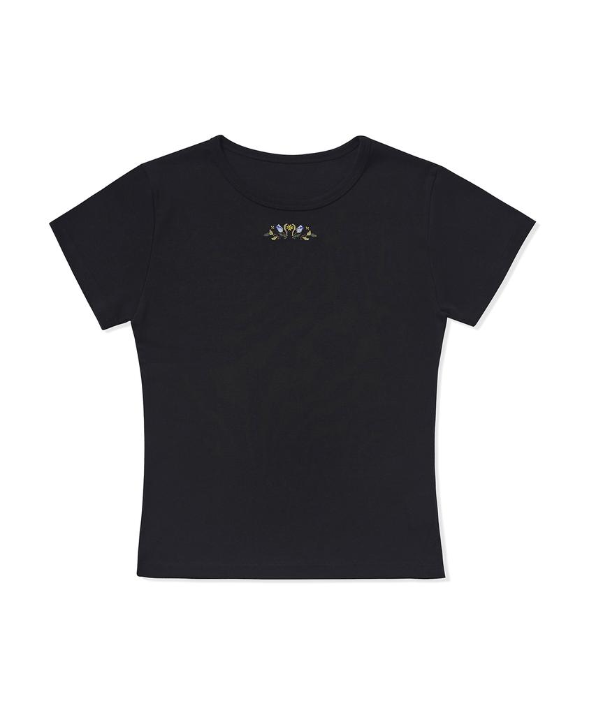 BETWEEN A AND B Mini Flower Embroidery T-Shirt [Black]