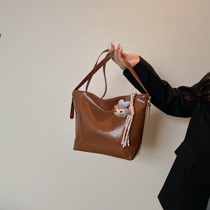 Large Capacity Bucket Tote Bag Summer New Shoulder Underarm Bag Solid Color Commuter Versatile Messenger Bag