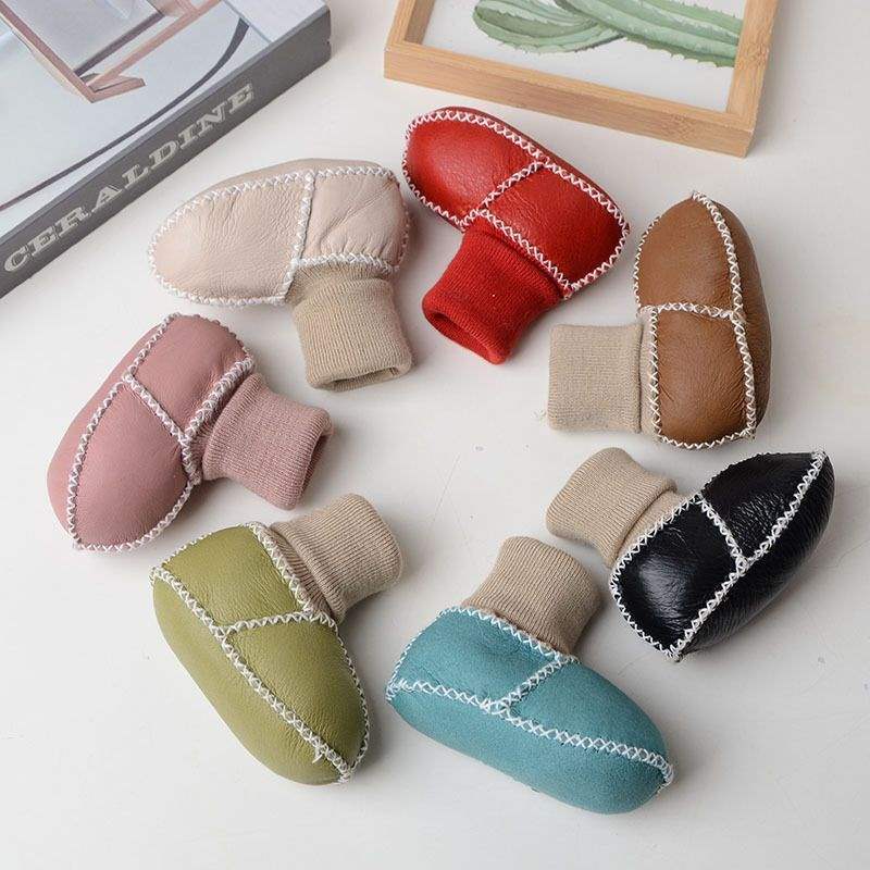 Fur Integrated Baby Shoes and Socks Warm Thick Autumn and Winter Baby Soft Soles Do Not Fall Off Toddler Shoes Newborn 0-6-12