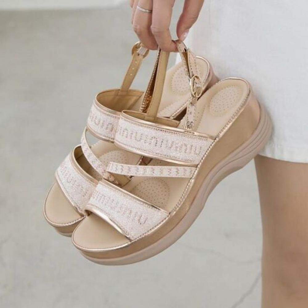 Jisyu Meril Shiny Wedge Sandals